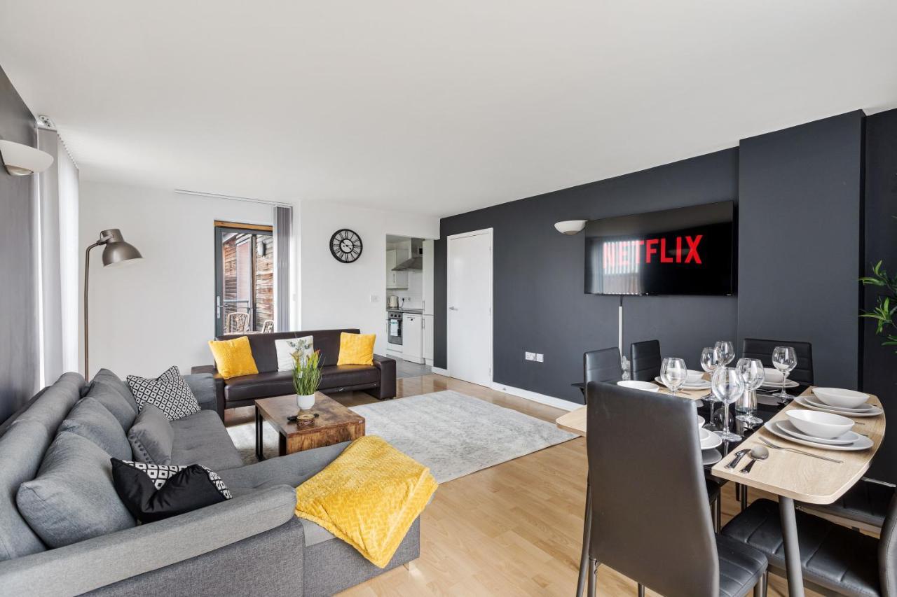 2bedroom 2bathroom Large Modern With Balcony At King's Cross Apartment *