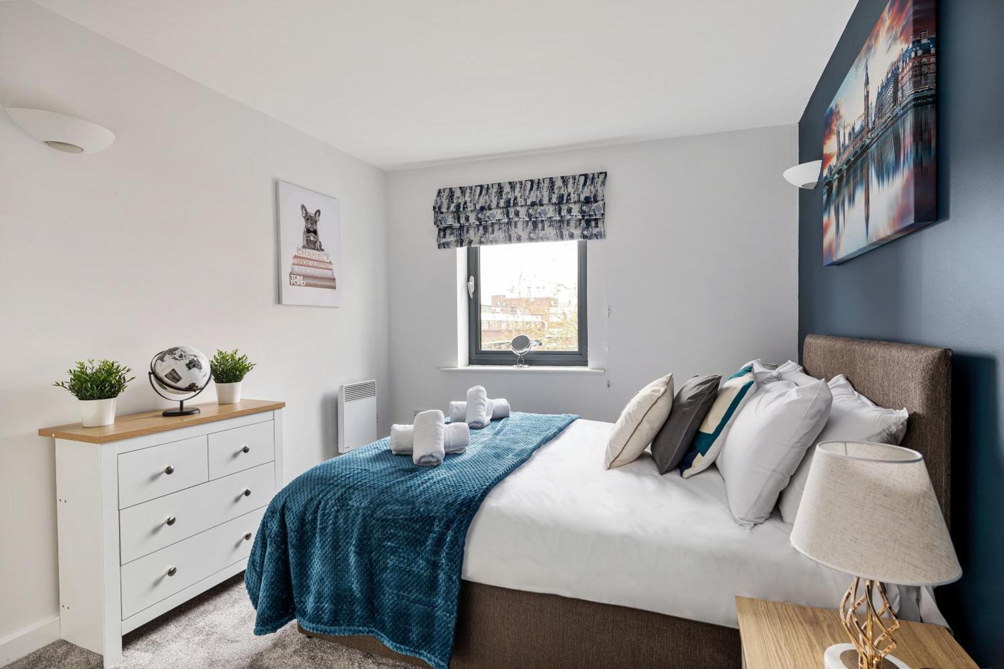 2bedroom 2bathroom Large Modern With Balcony At King's Cross Apartment London