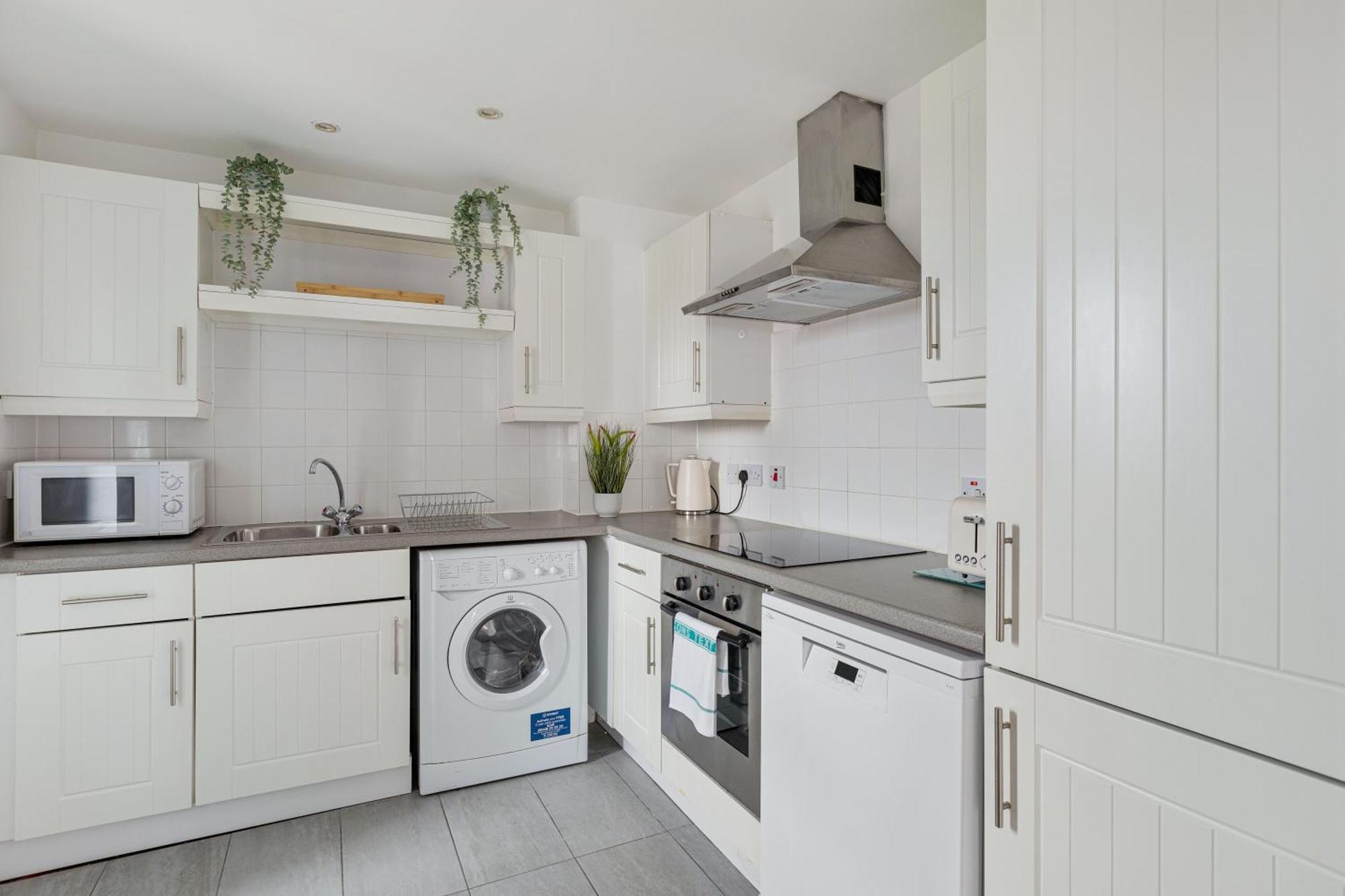 2bedroom 2bathroom Large Modern With Balcony At King's Cross * London